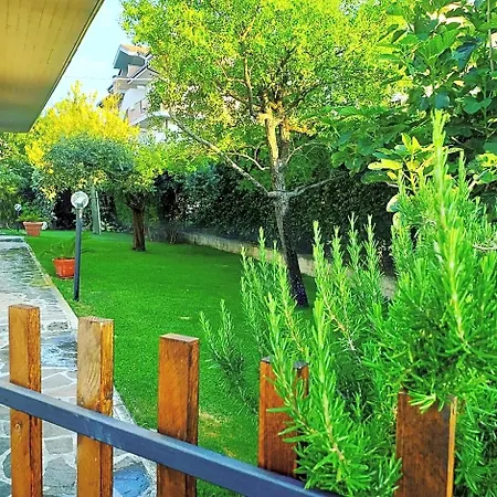 Bed & Breakfast La Bouganville Di Sante E Rosa